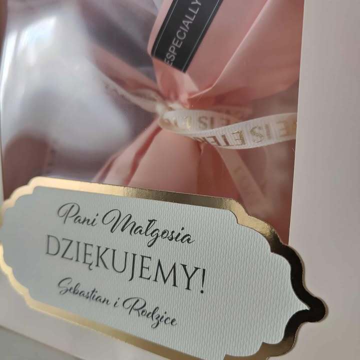 Bukiet mydlanych kwiatów w pudełku (2)